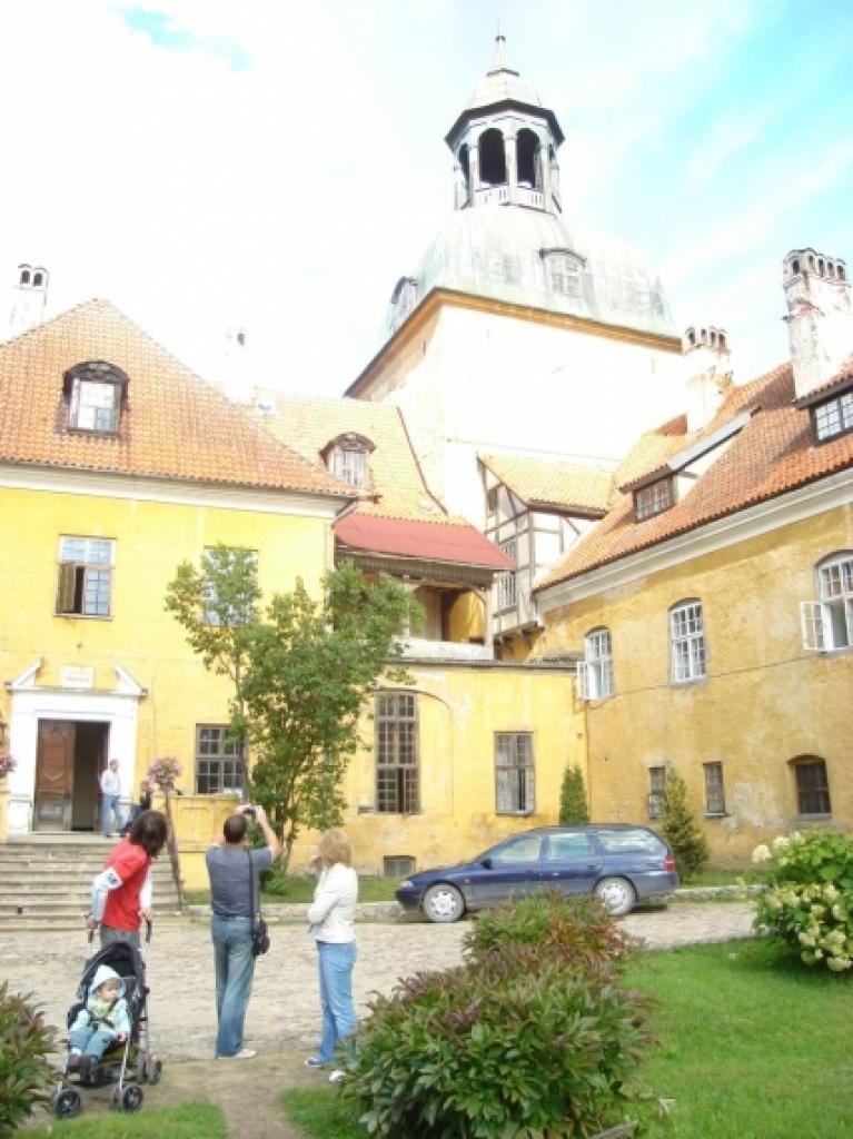 Straupes pils
Autors: Skaidrīte Bukše