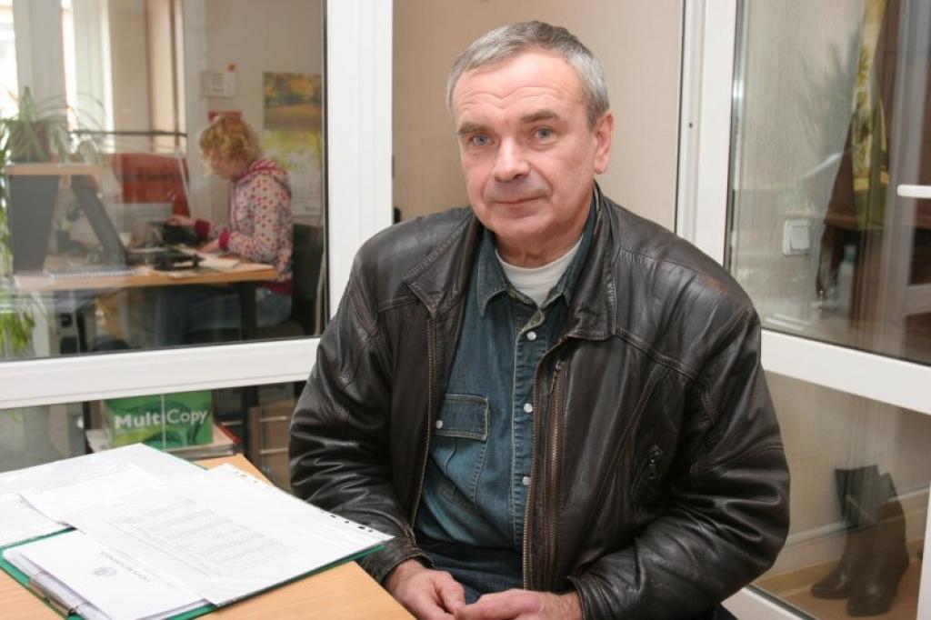 Ziemeļaustrumu virsmežniecības virsmežzinis Andis Krēsliņš atzīst, ka reforma ļauj ekonomēt, tomēr katram, kurš zaudē darbu, tā ir sāpīga.
Autors: Gatis Bogdanovs