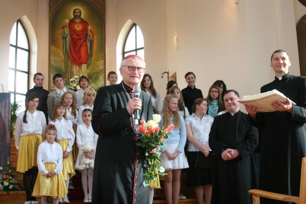 Šo grūto laiku, pēc kardināla domām, var izturēt garīgi stiprie cilvēki, kam 