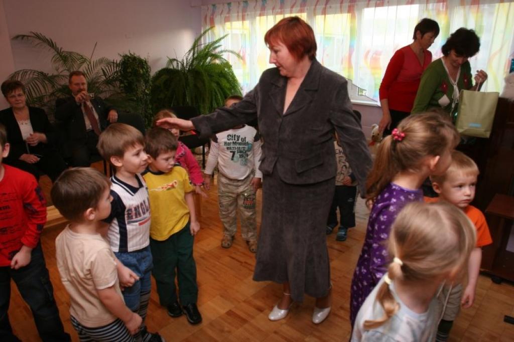 “Cik skaisti!” iesaucās kāds grupiņas bērns, kad ieraudzīja dāvanas, kuras personīgi bija sarūpējuši “Baltas” darbinieki.
Autors: Gatis Bogdanovs