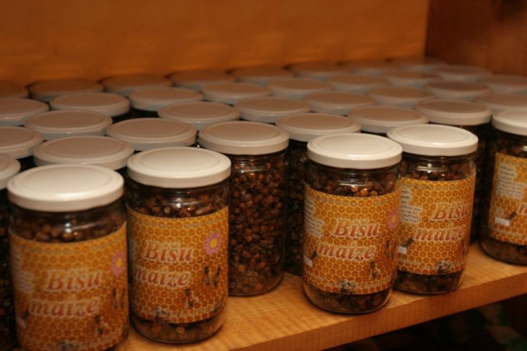Bišu maize ir līdzvērtīga Ķīnas citronam un iecienītajam ženšeņam. Tā palīdz pret mazasinību, neirozēm, apetītes trūkumu, aizcietējumiem, kā arī stiprina imunitāti. 
Autors: Gatis Bogdanovs