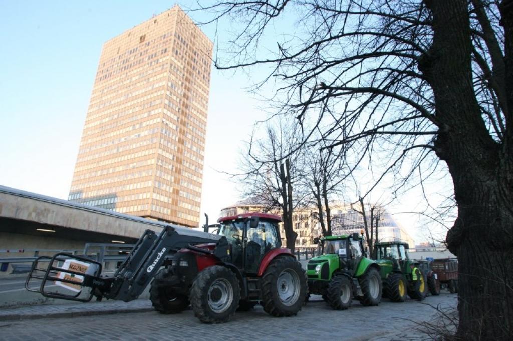 Lauku tehnikas kolonna pie Zemkopības ministrijas Rīgā.
Autors: Raitis Puriņš (