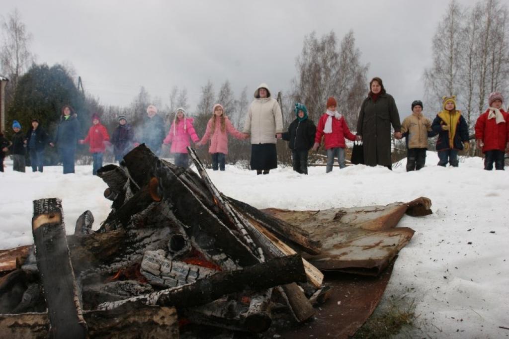 Gulbenes rajona Ozolkalna pamatskola, Sveķu speciālā internātpamatskola, Litenes pamatskola, Druvienas pamatskola, Daukstu pamatskola un Siltāju pamatskola, kā arī citas lauku skolas Latvijā piedalījās atbalsta akcijā “Skolu vienības...
Autors: Inita Savicka
