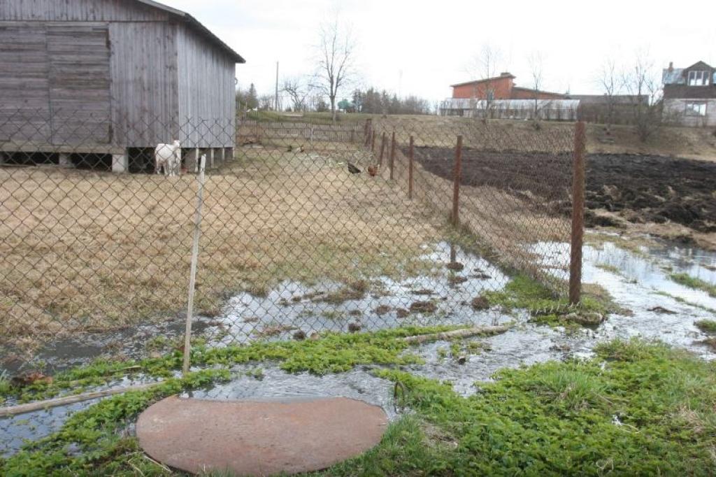 Lejasciemieši ceturtdien bija satraukti par pludojošo kanalizāciju, kas bija drauds Tirzas upei. 
Autors: Gatis Bogdanovs