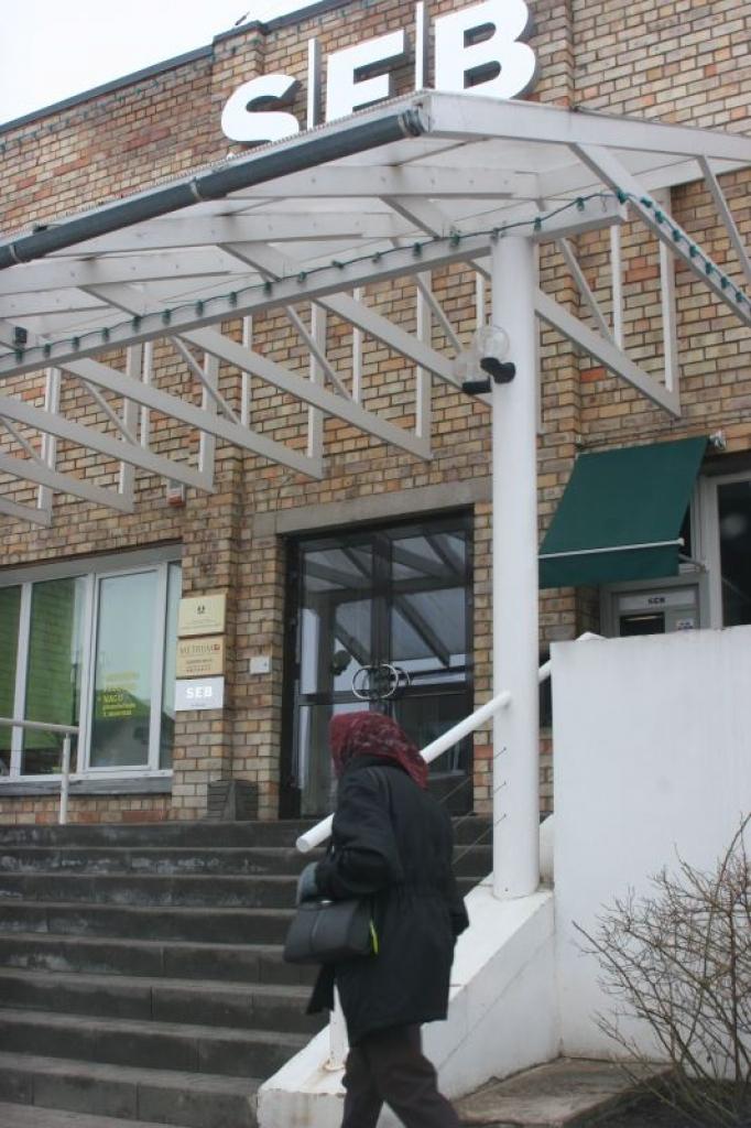 Iespējams, daudziem pensionāriem, kuri ikdienā bankomātiem gāja garām, pēc neilga laika tajos būs jāizņem sava pensija.
Autors: Gatis Bogdanovs