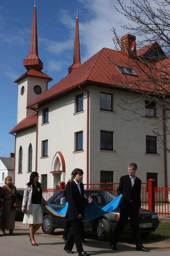 Šodien Gulbenes mūzikas skolai svinēja pusgadsimta jubileju.
