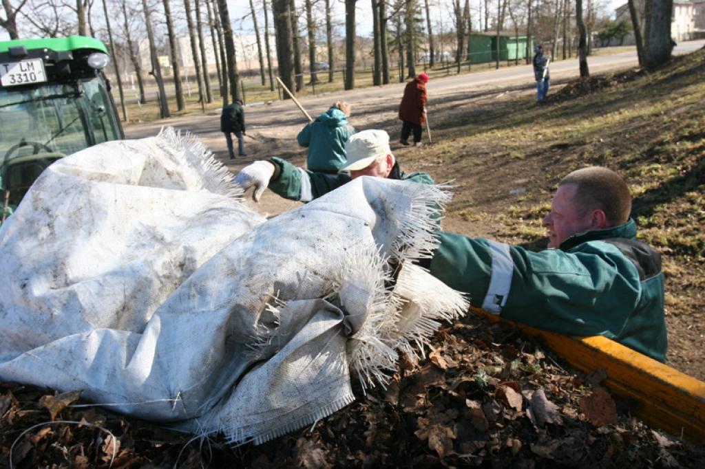 Šodien visā Latvijā notika otrā Lielā talkas diena. Tajā piedalījās gan pilsētas, gan rajona pagastu ļaudis.