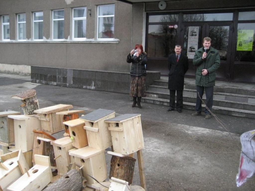 Gulbenes skolēni šodien, 1.aprīlī, devās tradicionālajā Putnu dienu gājienā pa pilsētas ielām.
Autors: Diāna Odumiņa