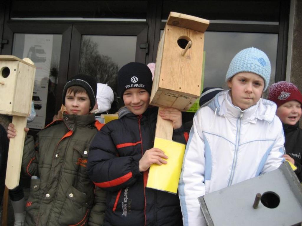 Gulbenes skolēni šodien, 1.aprīlī, devās tradicionālajā Putnu dienu gājienā pa pilsētas ielām.
Autors: Diāna Odumiņa