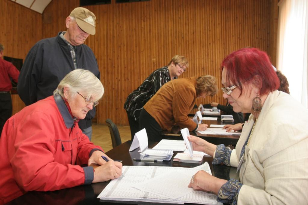 Par saviem deputātu kandidātiem balso Daukstu, Stradu, Lejasciema un  Lizuma pagasta vēlētāji.