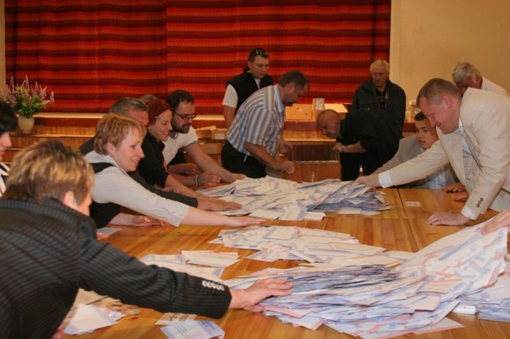 Par saviem deputātu kandidātiem balso Daukstu, Stradu, Lejasciema un  Lizuma pagasta vēlētāji.