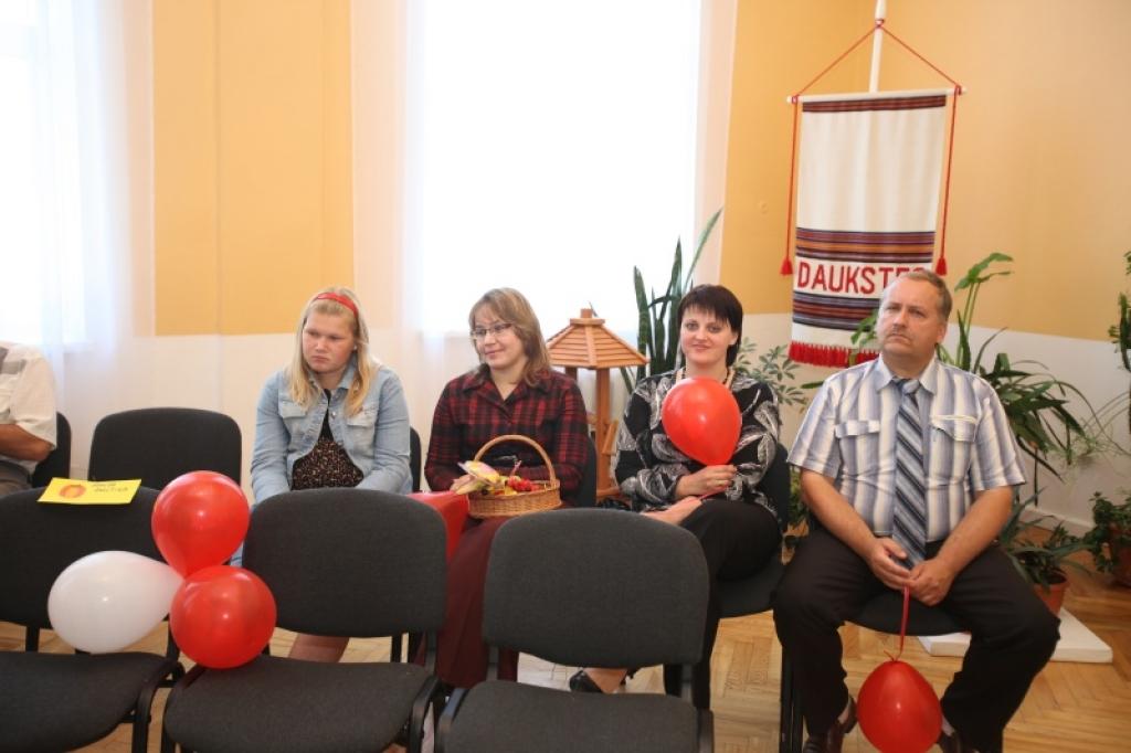 Daukstu pagasta skolēniem, kuri šogad uzsāks mācības Daukstu pamatskolas pirmajā klasē, piektdien, 21.augustā, notika pirmīšu portfelīšu svētki.
Autors: Inita Savicka