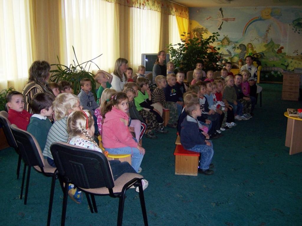 Gatavojoties Miķeļdienai, uz literāru bērnu rītu „Rudens mežā”, Gulbenes bērnu bibliotēkā tika aicināti Gulbenes pirmsskolas iestāžu audzēkņi. Lasot Mika Valdberga grāmatiņu „Sēņu laikā”, bērniem radās daudz jautājumu, uz kuriem mēģinājām...