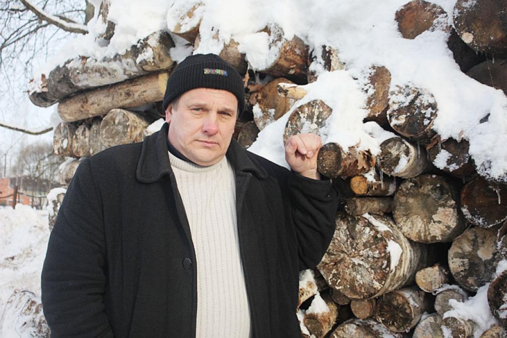 Daudzi barikāžu aizstāvji diemžēl šodien tiek aizmirsti. Novadā nav neviena atmiņu pasākuma. Edgars Rubulis, kurš strādā par “Latvijas propāna gāzes” Gulbenes apkalpes reģiona vadītāju, uzskata, ka šodien neatliek laika vēstures atmiņām tāpēc, ka visi lielākoties ir aizņemti it kā ar valsts vilkšanu laukā no krīzes.
Autors: Gatis Bogdanovs