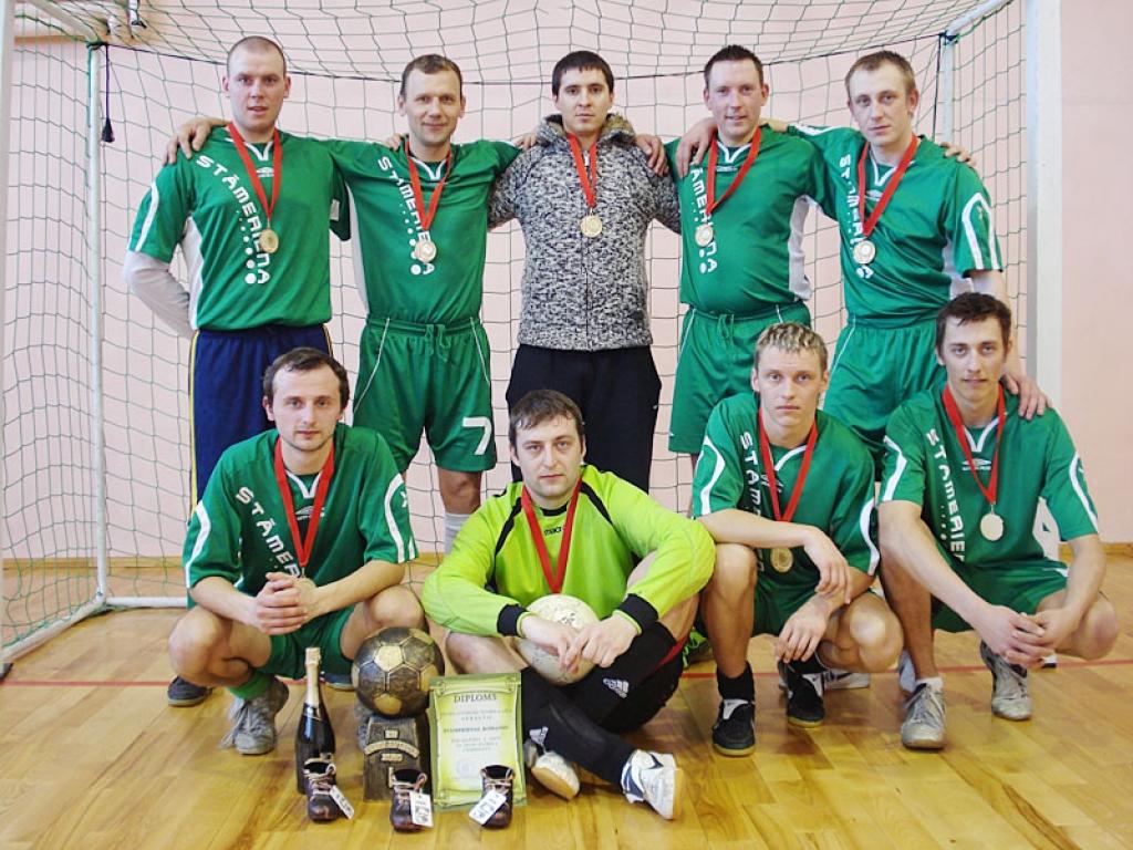 Stāmerienas komanda - ZA reģiona 2010.gada telpu futbola čempioni.
Autors: No personiskā albuma