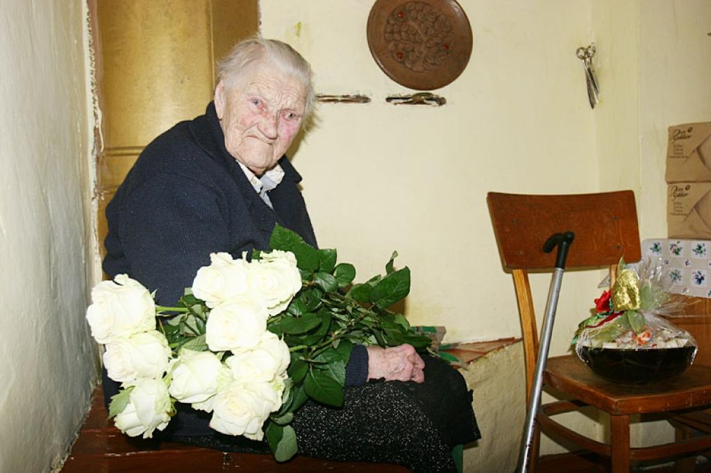 Jubilāri Emmu Sebri brauca sveikt tuvāki un tālāki viesi. 
Autors: Gatis Bogdanovs