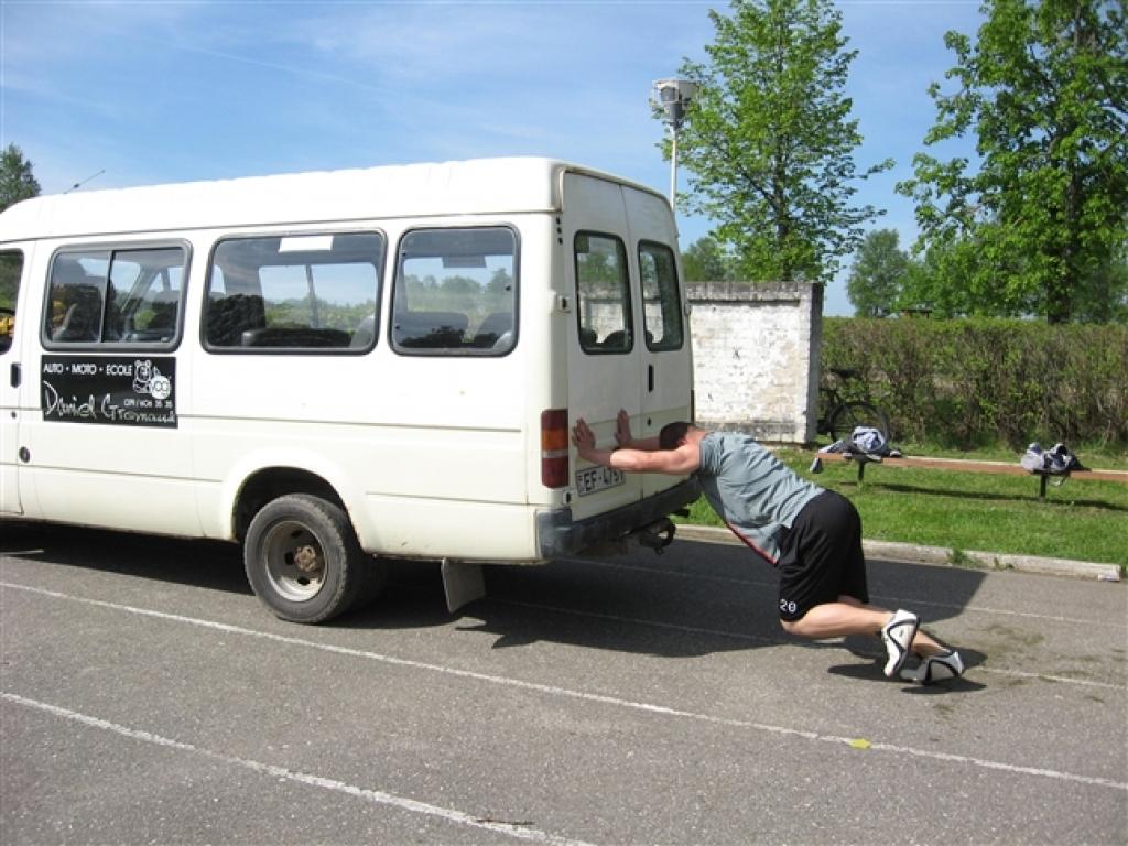 20.maijā Jaungulbenes arodvidusskolas stadionā notika Gulbenes novada jaunsargu spēkavīru sacensības. Spēkavīri veica piecus dažādus uzdevumus. 1.vietu sacensības izcīnīja Jānis Gorsvāns, 2.vietā – Kaspars Beinars, 3.vietā – Linards...
Autors: Inita Savicka