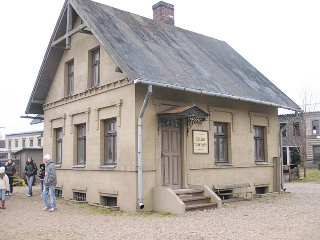 Autors: Pārsla Konrāde