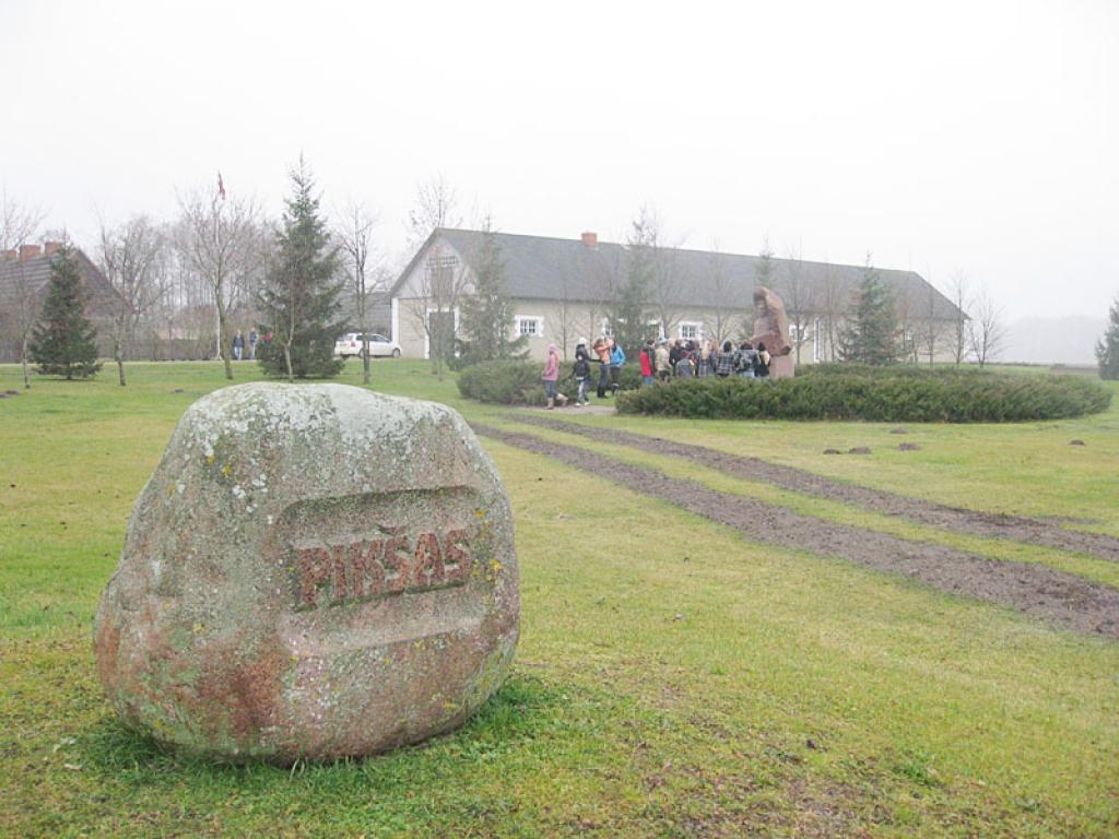 Autors: Pārsla Konrāde