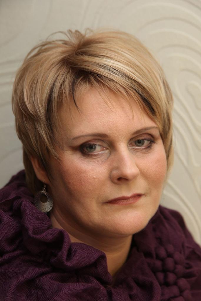 Pēc lielāka pārtraukuma februāra sākumā notika pirmās ""Dzirkstele" pārvērtības" kopā ar salonu "Tiina Lux", uz kurām bija pieteikušies gandrīz 60 interesentu. Izbaudīt pārvērtību prieku palaimējās Ingūnai Vējiņai no Rankas pagasta. Jums...
Autors: Gatis Bogdanovs