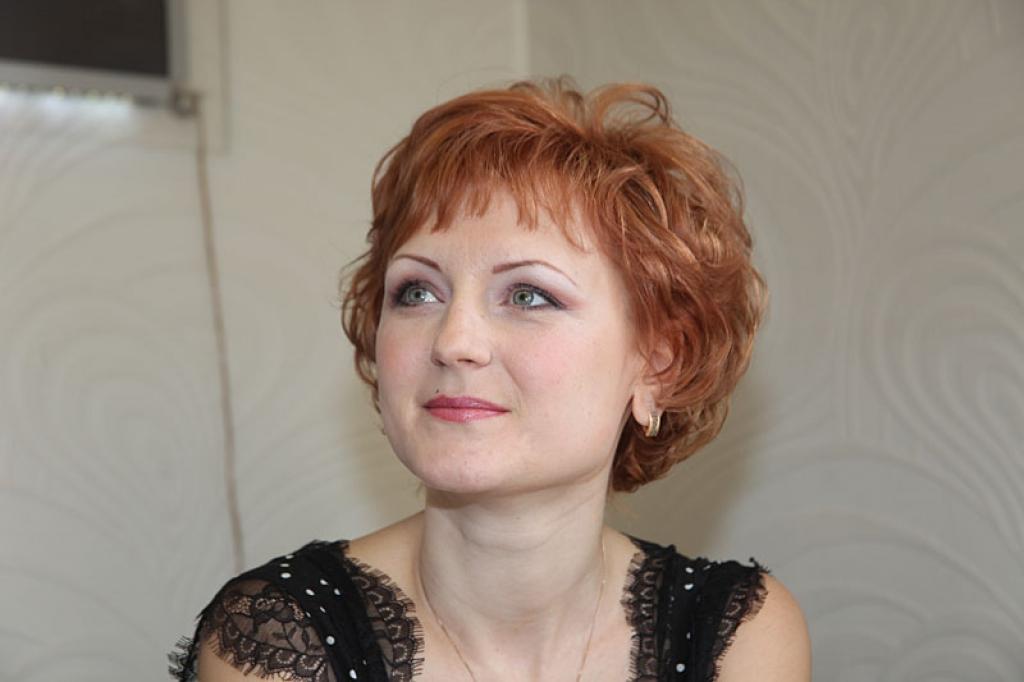 Ja vēlies izmanīt savu izskatu un izbaudīt jauku piedzīvojumu, piedalies "Dzirksteles pārvērtībās" kopā ar "Tiina Lux"! Nopērc 12. vai 14.aprīļa "Dzirksteli", aizpildi, izgriez un atsūti anketu uz "Dzirksteles" redakciju O.Kalpaka ielā...
Autors: Gatis Bogdanovs