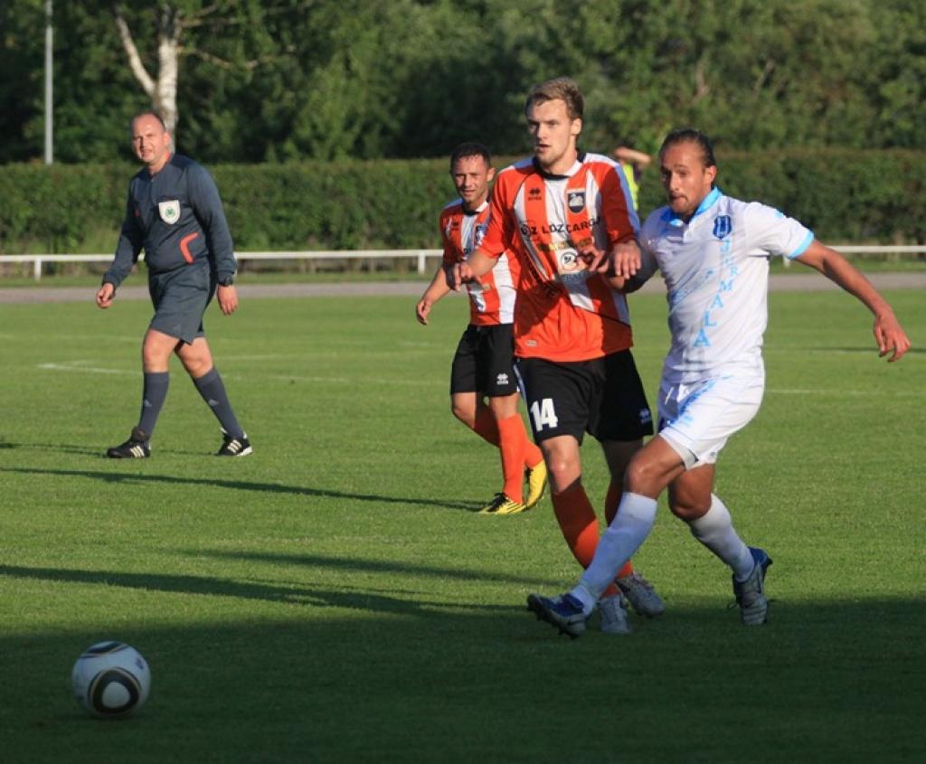 Latvijas Virslīgas futbola čempionāta 16.kārtas spēlē Gulbenes sporta centra stadionā trešdien, 29.jūnijā, tikās abi šīs sezonas čempionāta debitanti - FB "Gulbene" un FC "Jūrmala". Spēle Gulbenē beidzās ar rezultātu 1:1. Rezltātu mača...