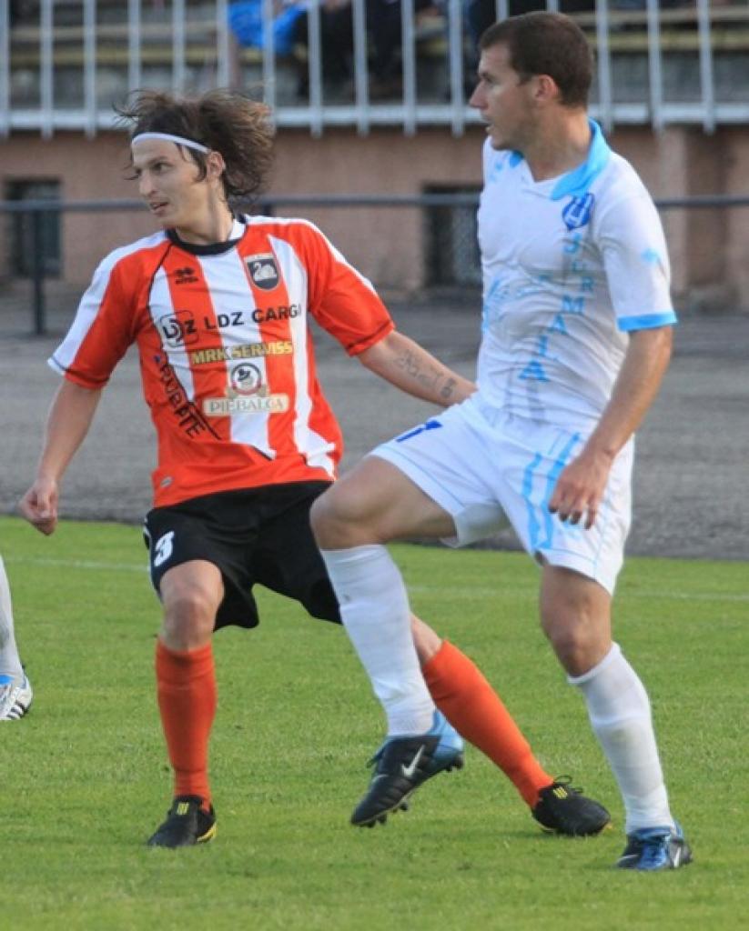Latvijas Virslīgas futbola čempionāta 16.kārtas spēlē Gulbenes sporta centra stadionā trešdien, 29.jūnijā, tikās abi šīs sezonas čempionāta debitanti - FB "Gulbene" un FC "Jūrmala". Spēle Gulbenē beidzās ar rezultātu 1:1. Rezltātu mača...