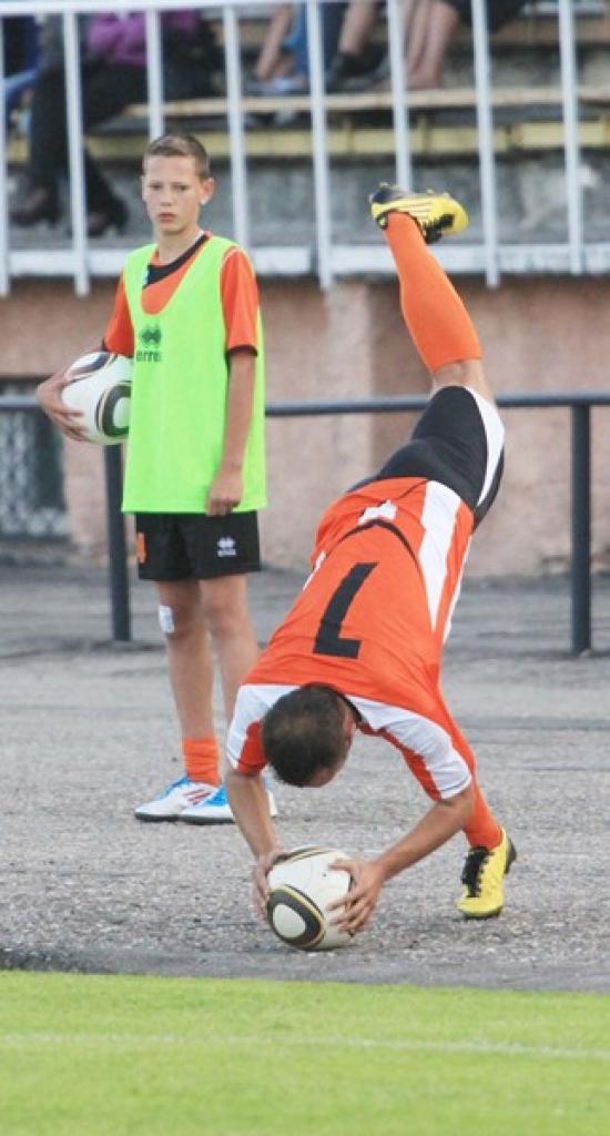 Latvijas Virslīgas futbola čempionāta 16.kārtas spēlē Gulbenes sporta centra stadionā trešdien, 29.jūnijā, tikās abi šīs sezonas čempionāta debitanti - FB "Gulbene" un FC "Jūrmala". Spēle Gulbenē beidzās ar rezultātu 1:1. Rezltātu mača...