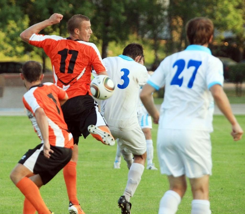 Latvijas Virslīgas futbola čempionāta 16.kārtas spēlē Gulbenes sporta centra stadionā trešdien, 29.jūnijā, tikās abi šīs sezonas čempionāta debitanti - FB "Gulbene" un FC "Jūrmala". Spēle Gulbenē beidzās ar rezultātu 1:1. Rezltātu mača...