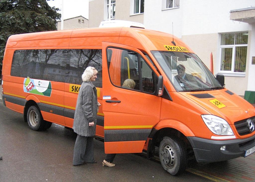 Pērn novembrī novadā tika saņemti pirmie oranžie skolēnu autobusi.
Autors: Gatis Bogdanovs (no arhīva)