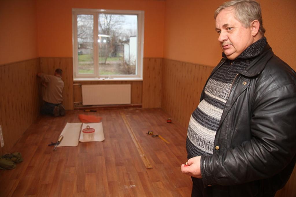 Valsts sociālās aprūpes centra “Latgale” Litenes filiālē nobeigumam tuvojas Eiropas Savienības līdzfinansētā rekonstrukcijas projekta darbi. Filiāles darbinieki un arī klienti cer, ka uz Ziemassvētkiem tie jau būs pabeigti pilnībā.
Autors: Gatis Bogdanovs