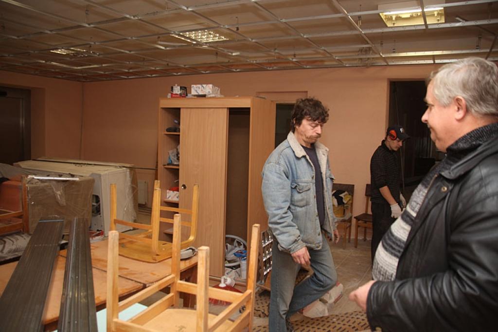 Valsts sociālās aprūpes centra “Latgale” Litenes filiālē nobeigumam tuvojas Eiropas Savienības līdzfinansētā rekonstrukcijas projekta darbi. Filiāles darbinieki un arī klienti cer, ka uz Ziemassvētkiem tie jau būs pabeigti pilnībā.
Autors: Gatis Bogdanovs