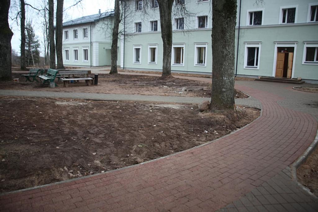 Valsts sociālās aprūpes centra “Latgale” Litenes filiālē nobeigumam tuvojas Eiropas Savienības līdzfinansētā rekonstrukcijas projekta darbi. Filiāles darbinieki un arī klienti cer, ka uz Ziemassvētkiem tie jau būs pabeigti pilnībā.
Autors: Gatis Bogdanovs