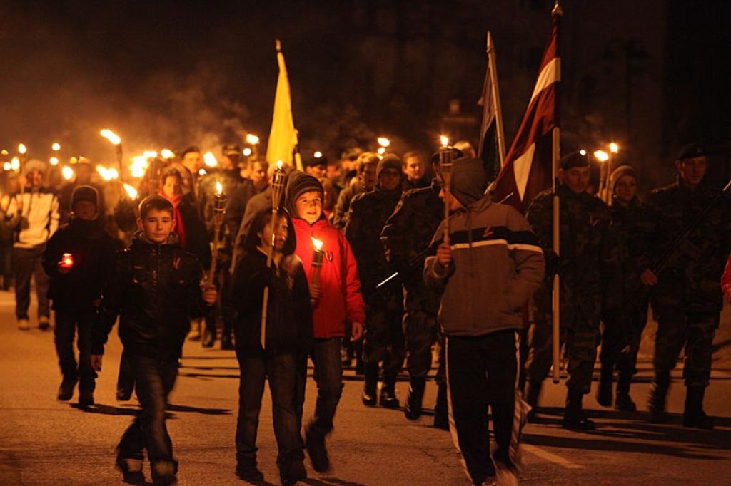 Lāčplēša dienas lāpu gājienā un svinīgajā brīdī pie pieminekļa “Par Latvijas brīvību kritušajiem Gulbenes draudzes varoņiem” šovakar piedalījās vairāk nekā pustūkstotis cilvēku. Tas bija kas vairāk par tikai Lāčplēša dienu. Tā bija...
Autors: Gatis Bogdanovs