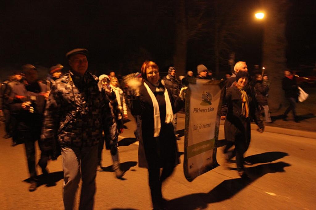 Lāčplēša dienas lāpu gājienā un svinīgajā brīdī pie pieminekļa “Par Latvijas brīvību kritušajiem Gulbenes draudzes varoņiem” šovakar piedalījās vairāk nekā pustūkstotis cilvēku. Tas bija kas vairāk par tikai Lāčplēša dienu. Tā bija...
Autors: Gatis Bogdanovs