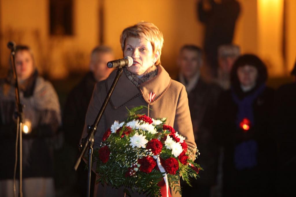 Lāčplēša dienas lāpu gājienā un svinīgajā brīdī pie pieminekļa “Par Latvijas brīvību kritušajiem Gulbenes draudzes varoņiem” šovakar piedalījās vairāk nekā pustūkstotis cilvēku. Tas bija kas vairāk par tikai Lāčplēša dienu. Tā bija...
Autors: Gatis Bogdanovs