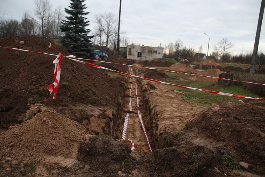 Apvienība cīnās par izdzīvošanu un domā, kā ietaupīt. Siltumtrases rekonstrukcijas rezultātā nav siltuma zuduma, siltuma efekts ir lielāks un nav jātērē tik daudz malkas.
Autors: Gatis Bogdanovs