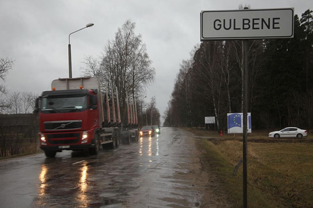 Kāpēc gan Blaumaņa iela Gulbenē nevarētu iegūt jaunu, modernu veidolu? Pašvaldība iecerējusi šim nolūkam piesaistīt Eiropas finansējumu, kamēr vēl tāda iespēja ir.
Autors: Gatis Bogdanovs