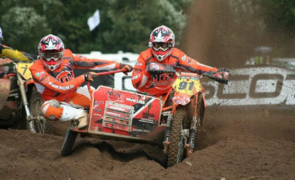 2011.gada „Vaidavas kausā” blakusvāģu klasē pirmo reizi startēja  Apes ekipāža  Gints Kaktiņš un Gints Harju .
Autors: No personiskā arhīva.