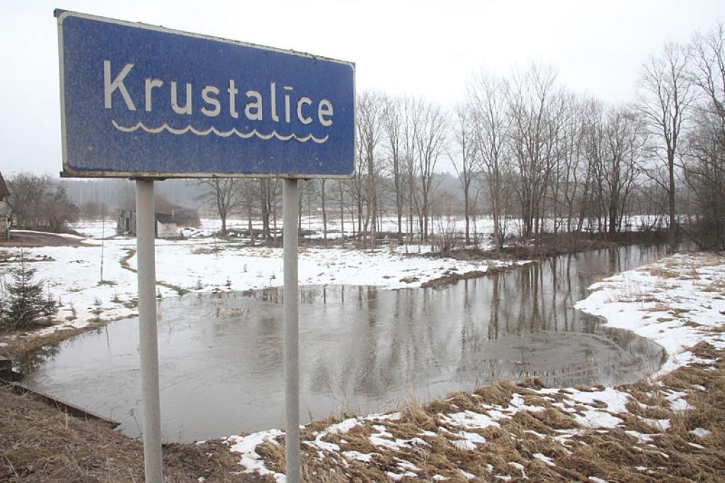 Ūdens līmenis upēs pamazām ceļas, taču pašreiz situācija vēl nav tik bīstama. Bažas gan rada sinoptiķu prognozes par nokrišņiem, kas situāciju var krasi mainīt.
Autors: Gatis Bogdanovs