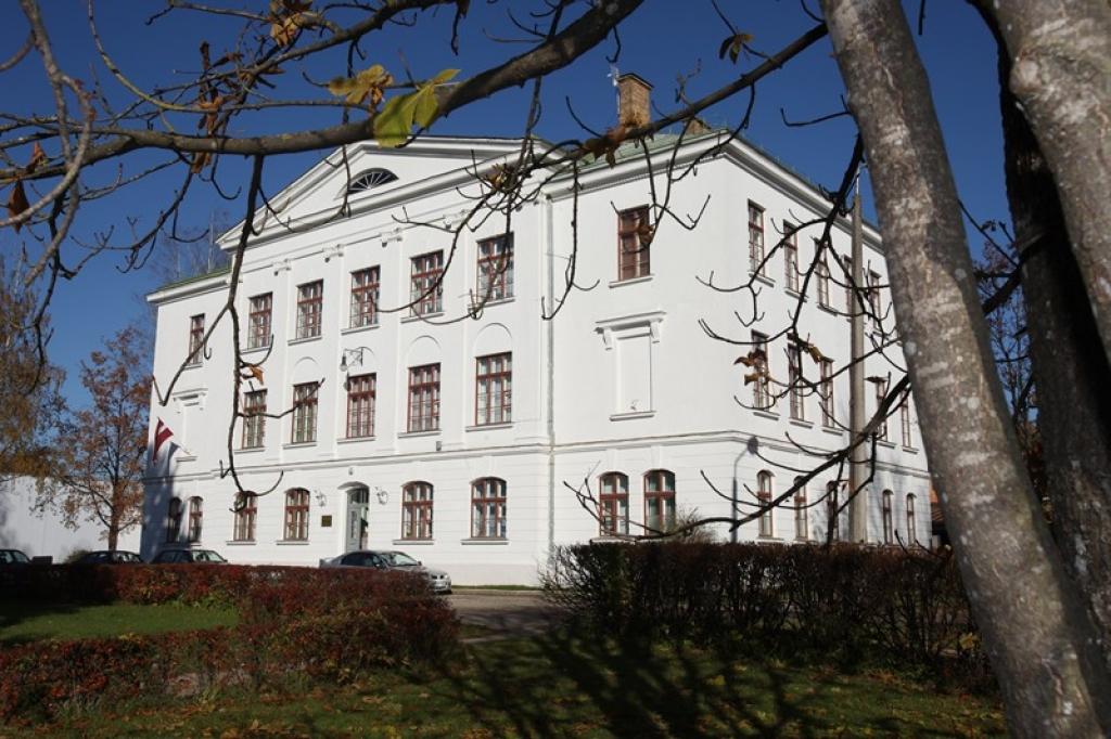 Autors: no arhīva