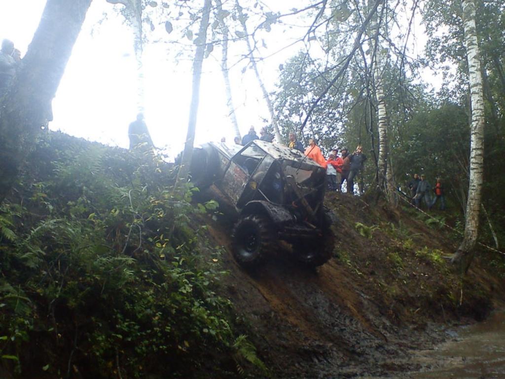 “Stiga Trophy 2012”, kas notika Trapenē, piedalījās arī mūsu novada ekipāža - Kārlis Birznieks un Valdis Ločmelis.