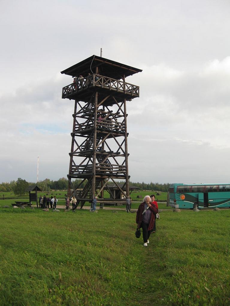 Setomā karalistē Igaunijā 

Gar pašu Krievijas robežu Igaunijā stiepjas Setomā – zeme, kur dzīvo seti. Setu tautai ir ne tikai sava valoda, bet arī savs karogs, himna un karaliene. Setu tautasdziesmā lēlo dziedātājs improvizē vārdus, kurus...