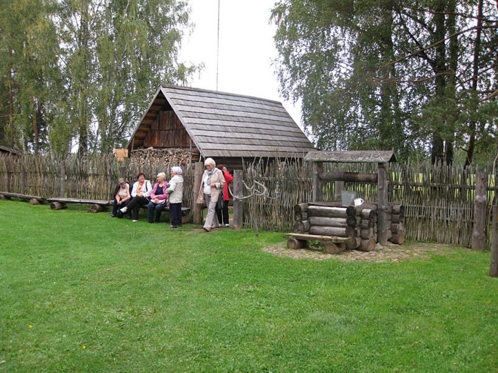 Setomā karalistē Igaunijā 

Gar pašu Krievijas robežu Igaunijā stiepjas Setomā – zeme, kur dzīvo seti. Setu tautai ir ne tikai sava valoda, bet arī savs karogs, himna un karaliene. Setu tautasdziesmā lēlo dziedātājs improvizē vārdus, kurus...