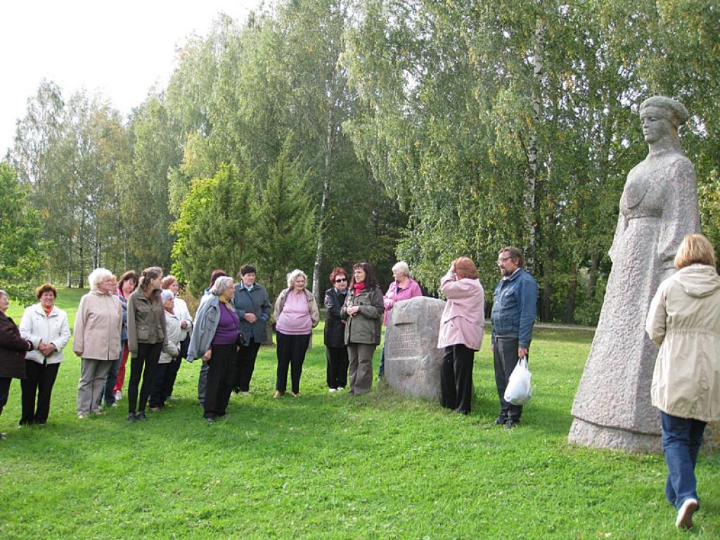 Setomā karalistē Igaunijā 

Gar pašu Krievijas robežu Igaunijā stiepjas Setomā – zeme, kur dzīvo seti. Setu tautai ir ne tikai sava valoda, bet arī savs karogs, himna un karaliene. Setu tautasdziesmā lēlo dziedātājs improvizē vārdus, kurus...
