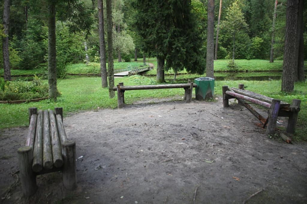 Spārītes parks iespēju robežās pakāpeniski tiks vēl vairāk sakārtots un kopts. Diemžēl projekts, kurā bija iecere atjaunot uz salas soliņus, neguva atbalstu.
Autors: Gatis Bogdanovs