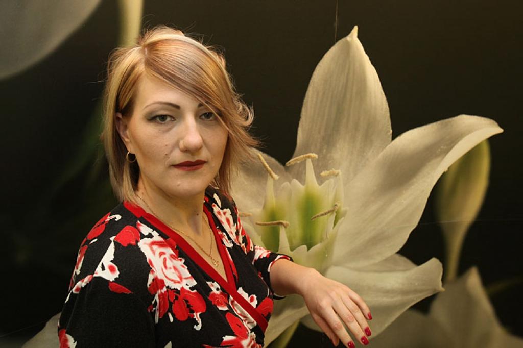 Krasas pārvērtības salonā “Tiina Lux” šoreiz piedzīvoja Gunita Zvirgzdiņa no Stradu pagasta. Viņa atzīst, ka pārvērtības esot jauka dāvana viņai dzimšanas dienā, jo nesen tika nosvinēta 37. dzimšanas diena. 

Gunita stāsta, ka vienmēr esot...