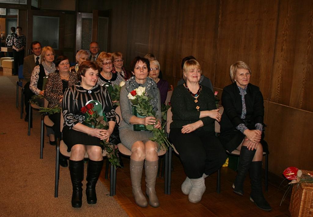 Gulbenes dzimtsarakstu nodaļas vadītājas vietnieku algas pagastos bija niecīgas, tomēr veiktais darbs – iedzīvotājiem nozīmīgs. Tāpēc pateiktais paldies bija pelnīts.
Autors: Gunta Krevica