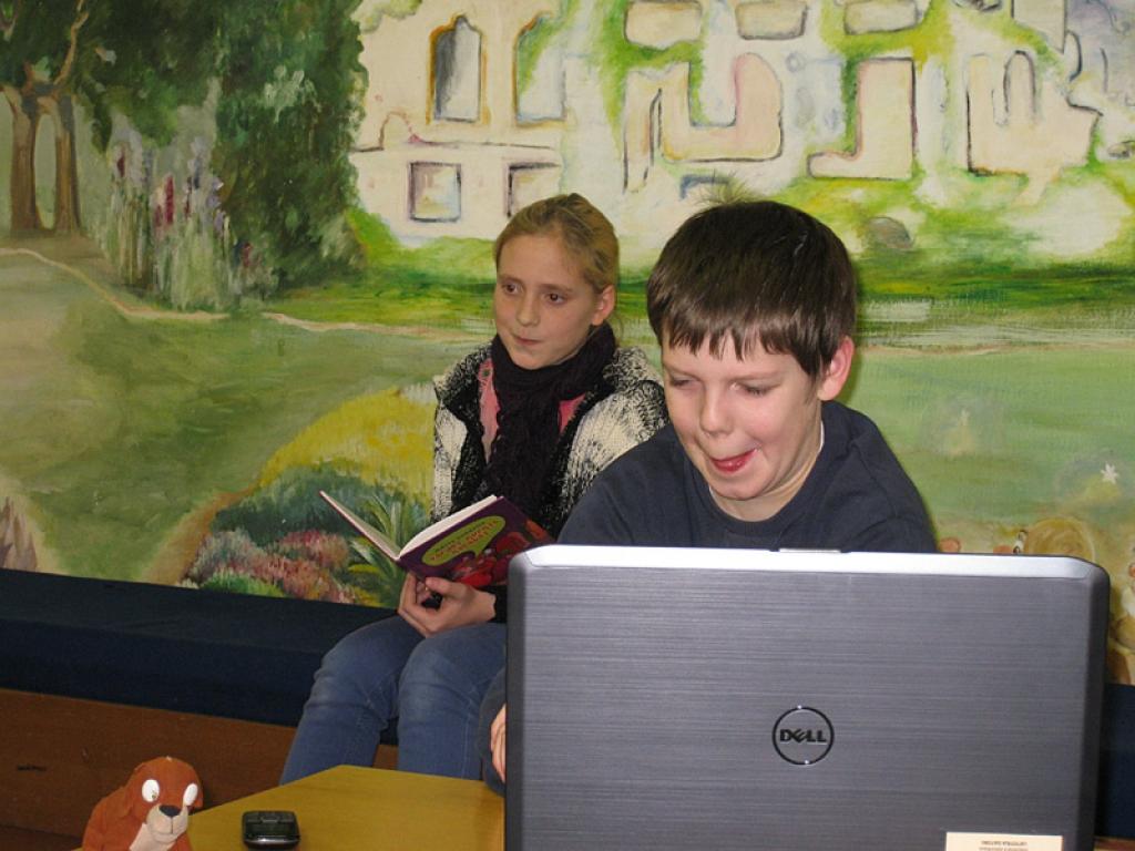 Gulbenes bērnu bibliotēkā 26.februārī jau ceturto reizi notika pasākums Gulbenes novada bērniem par Interneta drošību. Galvena tēma - “'Cieni sevi un citus Internetā”. Šoreiz piedalījās četras komandas - Gulbenes vidusskola, Gulbenes...
Autors: Pārsla Konrāde