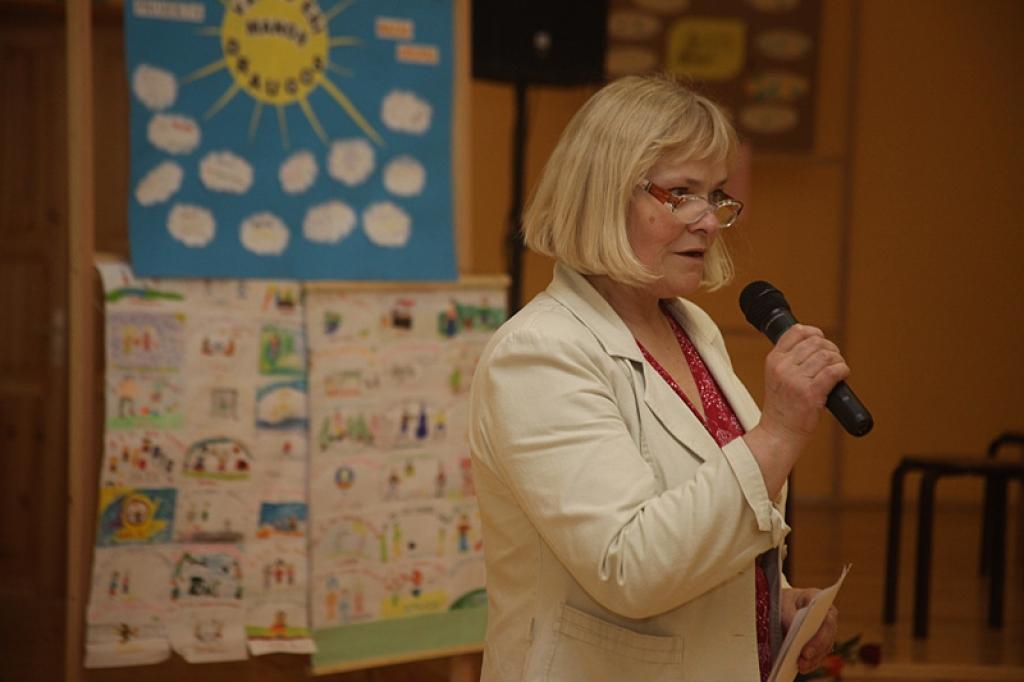 Gulbenes vidusskolā norisinājās projekta “Vai tu esi manos draugos?” noslēguma pasākums. Tāds ir skolas 2.klašu un pilsētas senioru apvienības kopprojekts, kurš vērsts uz paaudžu solidaritāti un sadarbības, pieredzes, prasmju un zināšanu...
Autors: Inita Savicka
